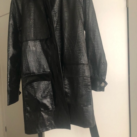 black belted faux croc embossed shacket - Picture 2 of 7